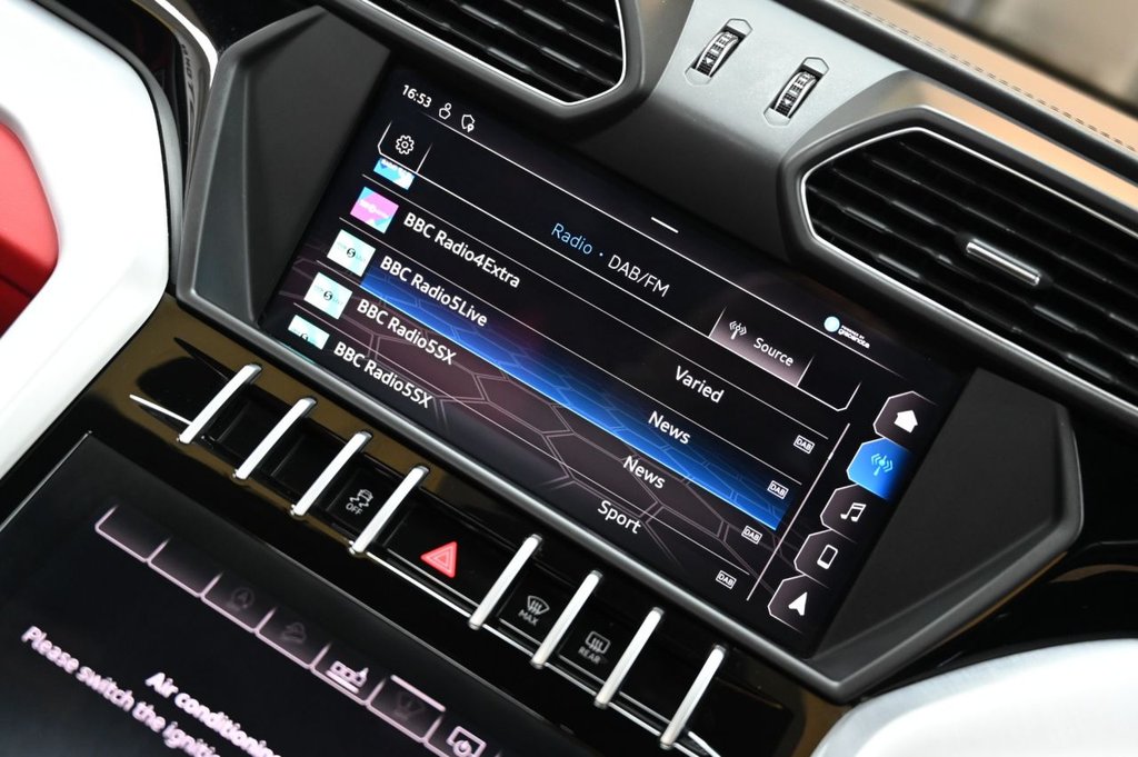 Used Lamborghini Urus 2019 for sale - 77792507: Photo 36