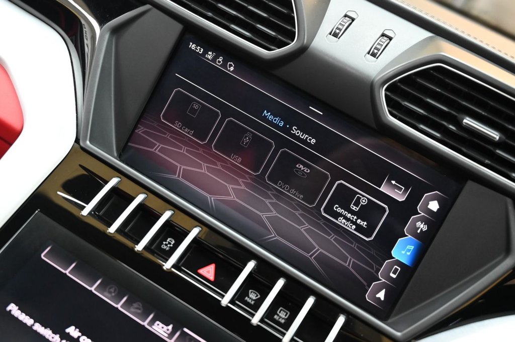 Used Lamborghini Urus 2019 for sale - 77792507: Photo 47