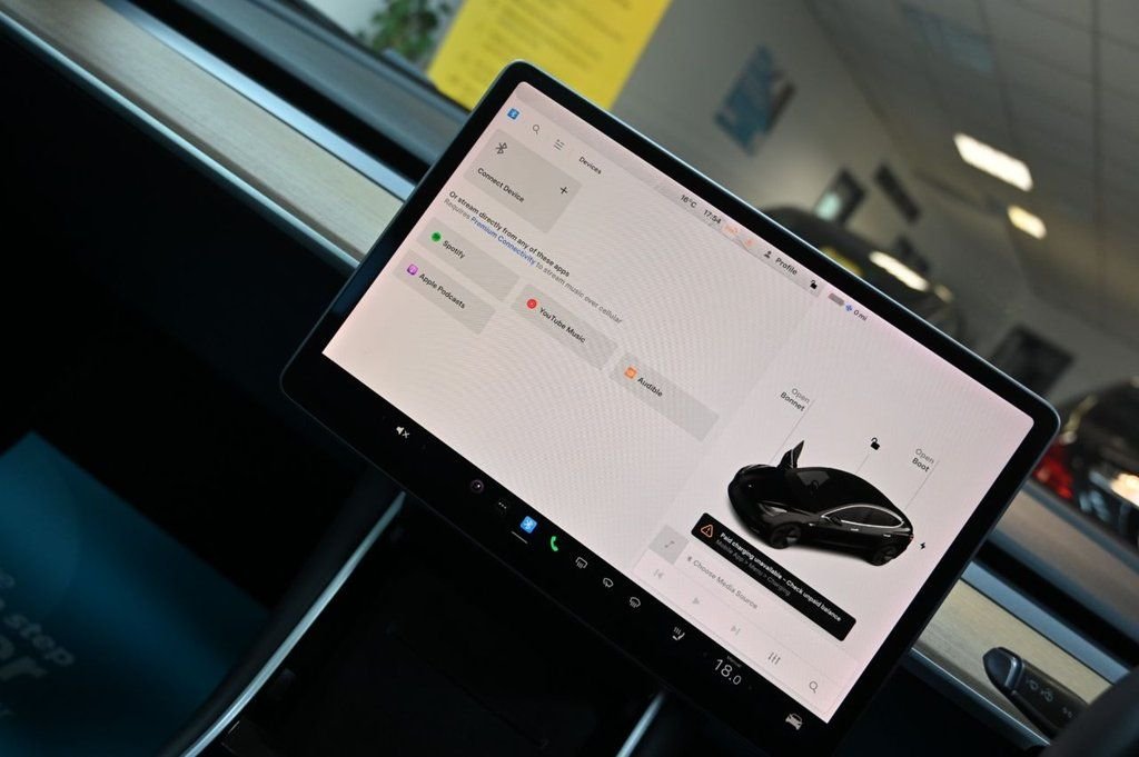 Used Tesla Model 3 2020 for sale - 77627470: Photo 17