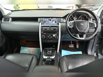 Used Land Rover Discovery Sport 2018 for sale - 78246660: Photo