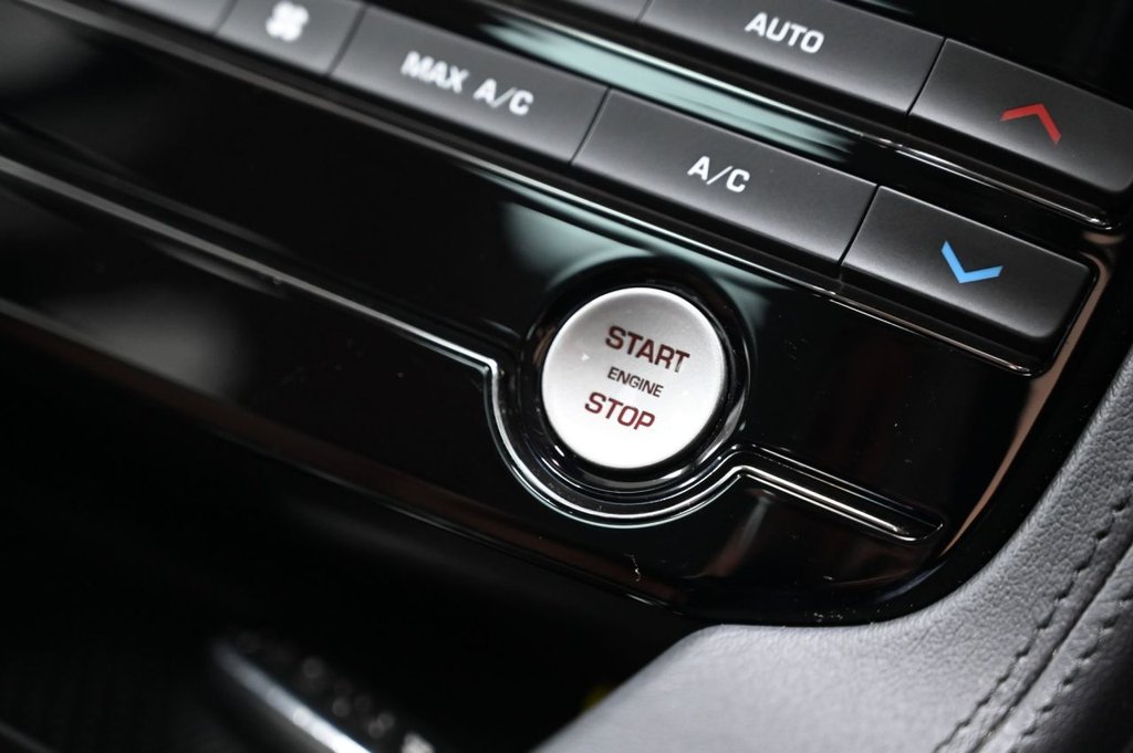 Used Jaguar F-Pace 2017 for sale - 76434412: Photo 16