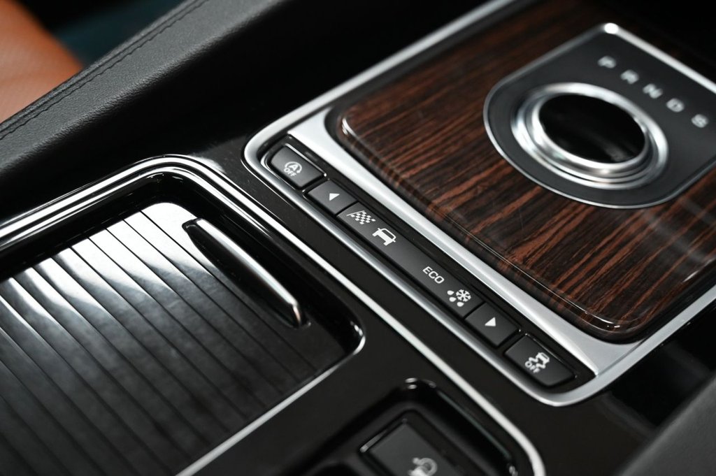 Used Jaguar F-Pace 2017 for sale - 76434412: Photo 18