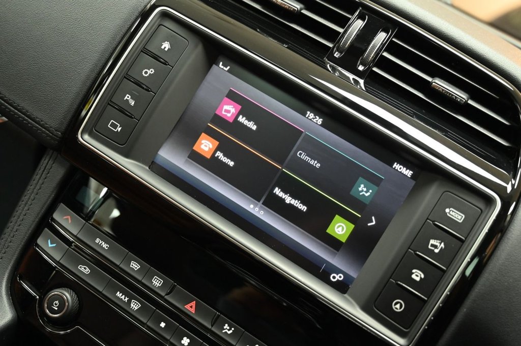 Used Jaguar F-Pace 2017 for sale - 76434412: Photo 21