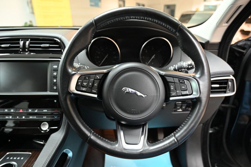 Used Jaguar F-Pace 2017 for sale - 76434412: Photo 22