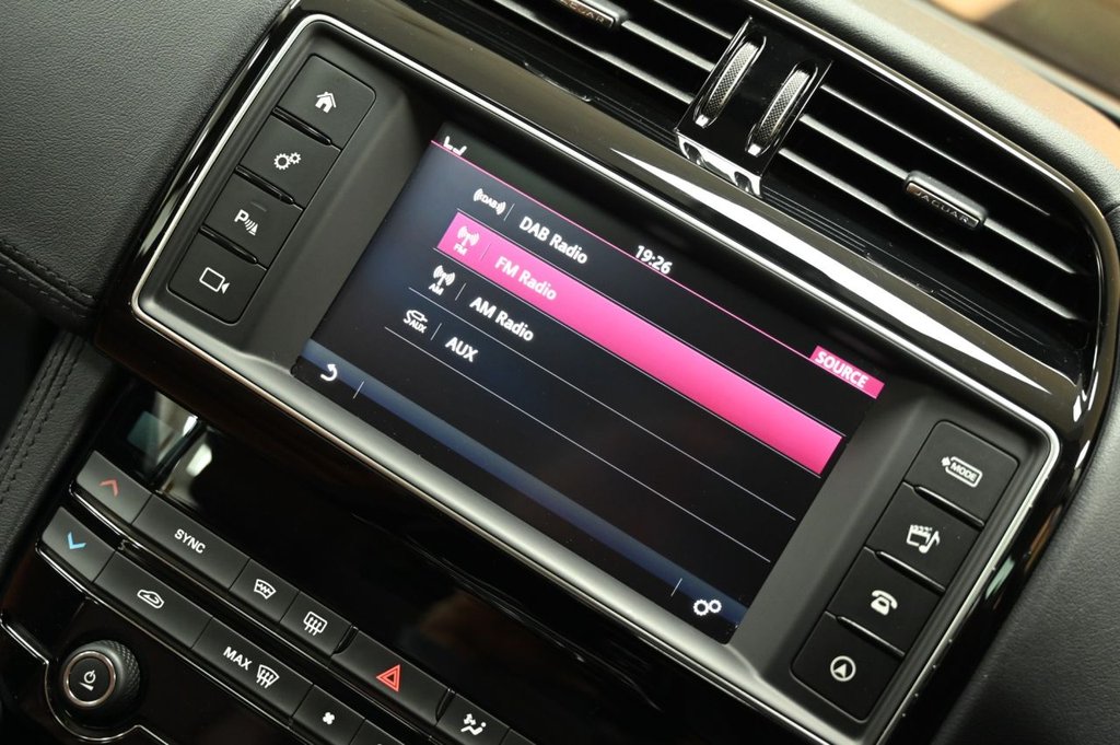 Used Jaguar F-Pace 2017 for sale - 76434412: Photo 24