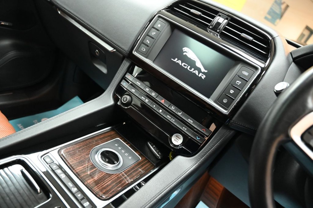 Used Jaguar F-Pace 2017 for sale - 76434412: Photo 25