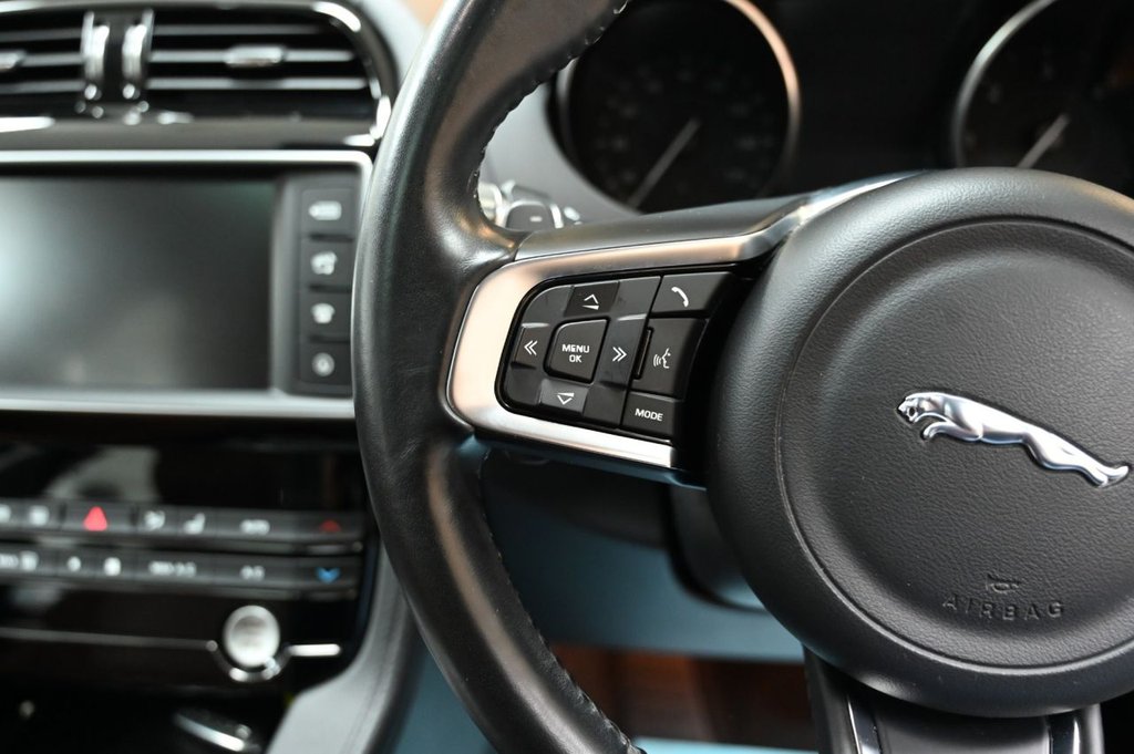 Used Jaguar F-Pace 2017 for sale - 76434412: Photo 29