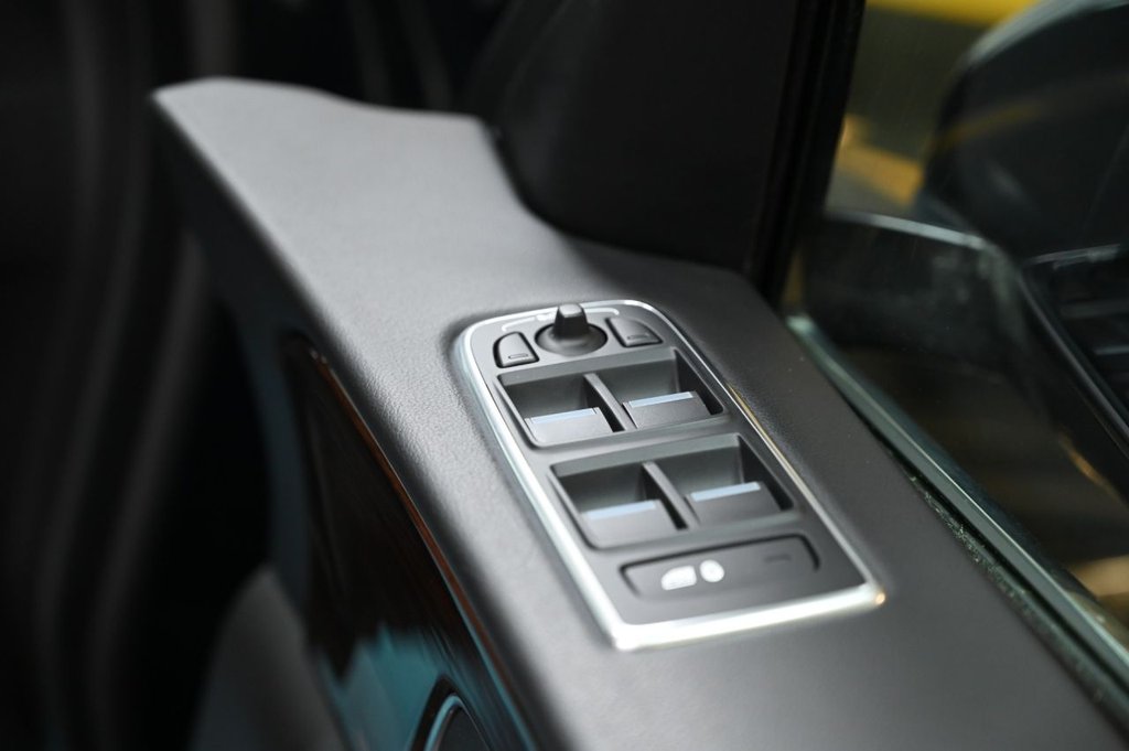 Used Jaguar F-Pace 2017 for sale - 76434412: Photo 33