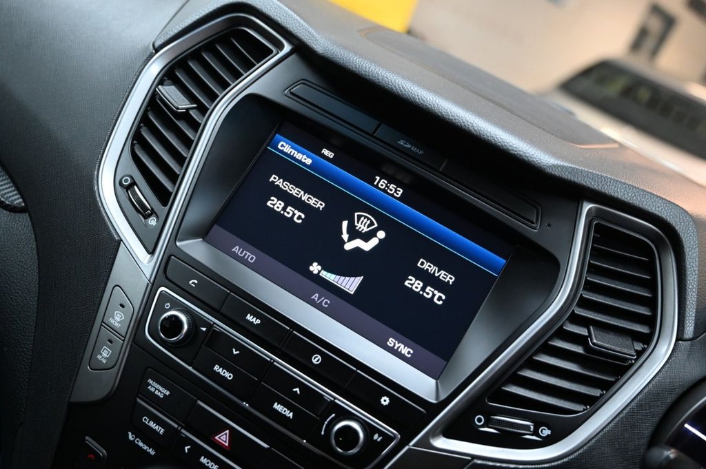 Used Hyundai Santa Fe 2016 for sale - 76703723: Photo 16