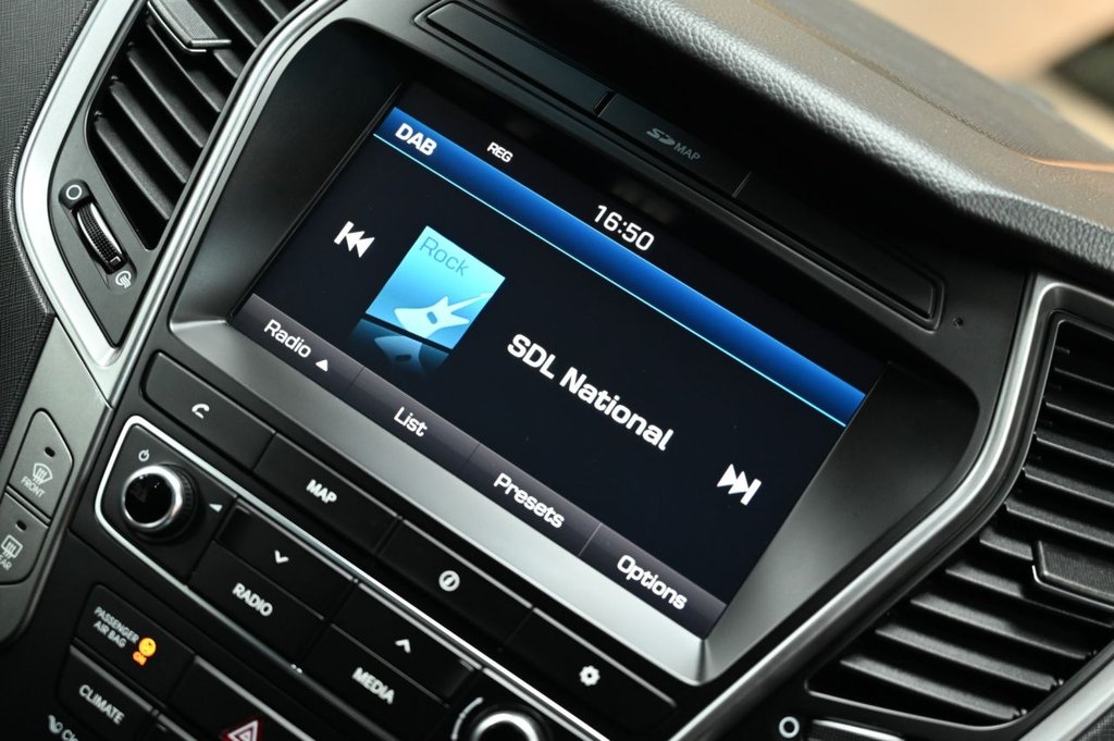 Used Hyundai Santa Fe 2016 for sale - 76703723: Photo 18