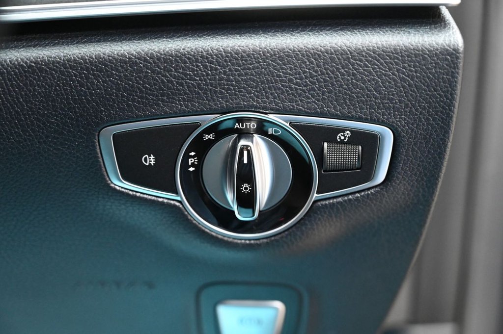 Used Mercedes-Benz E Class 2017 for sale - 76586635: Photo 35