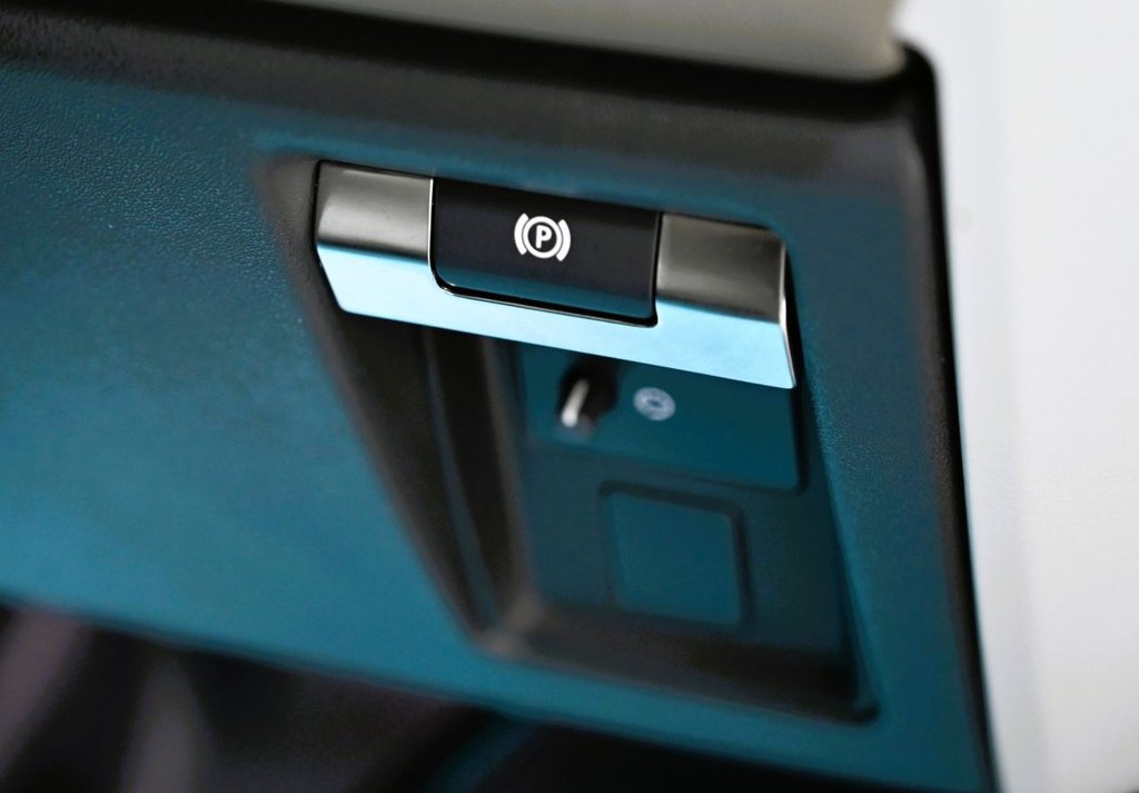 Used Land Rover Defender 2022 for sale - 77256057: Photo 17