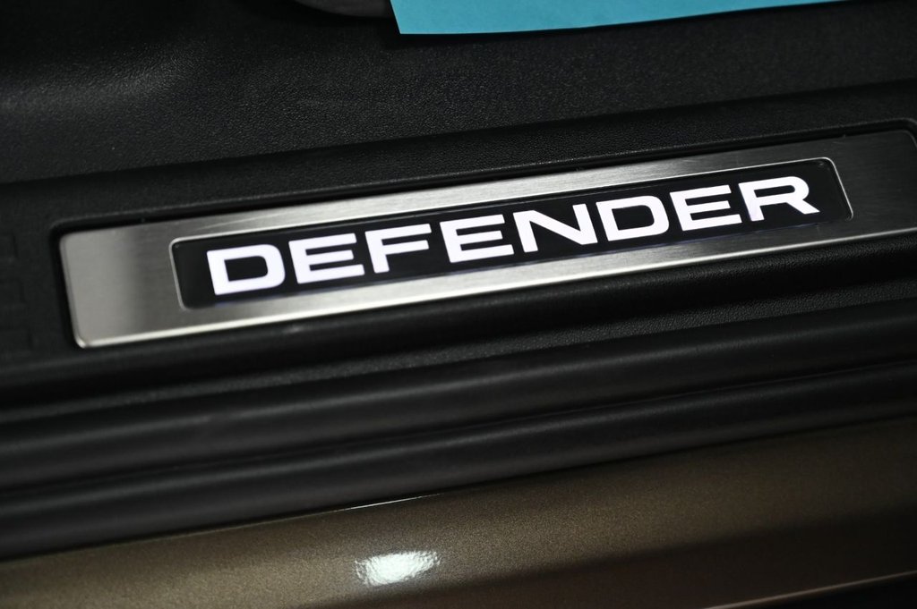 Used Land Rover Defender 2022 for sale - 77256057: Photo 18