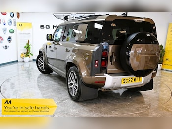 Used Land Rover Defender 2022 for sale - 77256057: Photo