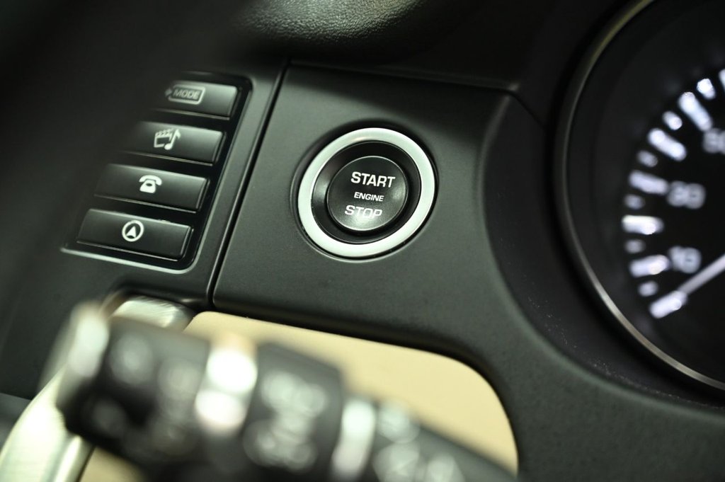 Used Land Rover Discovery Sport 2015 for sale - 77725892: Photo 39