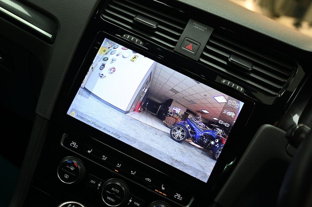 Used Volkswagen Golf 2015 for sale - 76900903: Photo 5