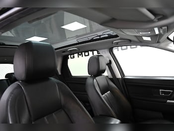 Used Land Rover Discovery Sport 2017 for sale - 78896847: Photo
