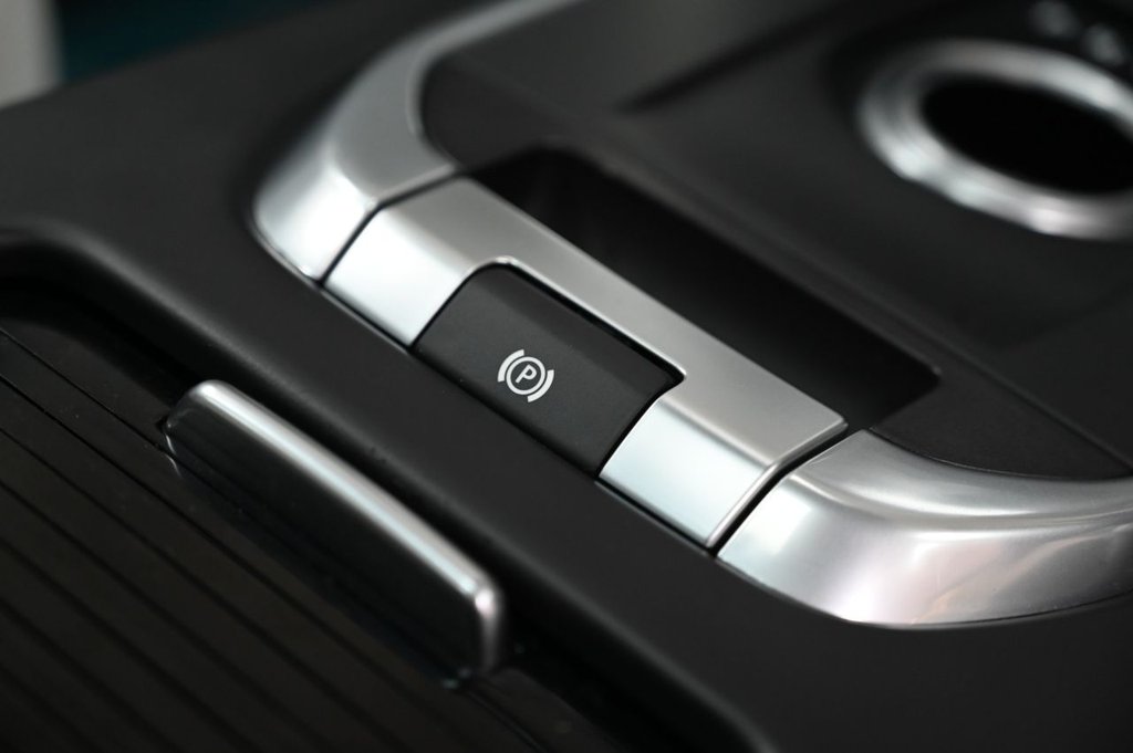 Used Land Rover Discovery Sport 2016 for sale - 76784033: Photo 13