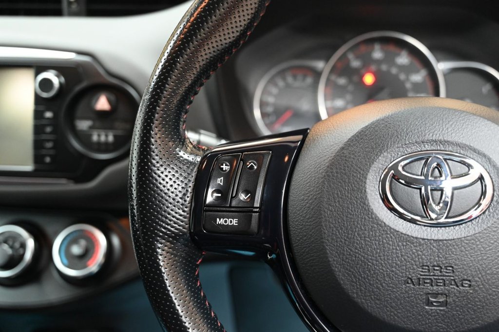 Used Toyota Yaris 2015 for sale - 77226610: Photo 20