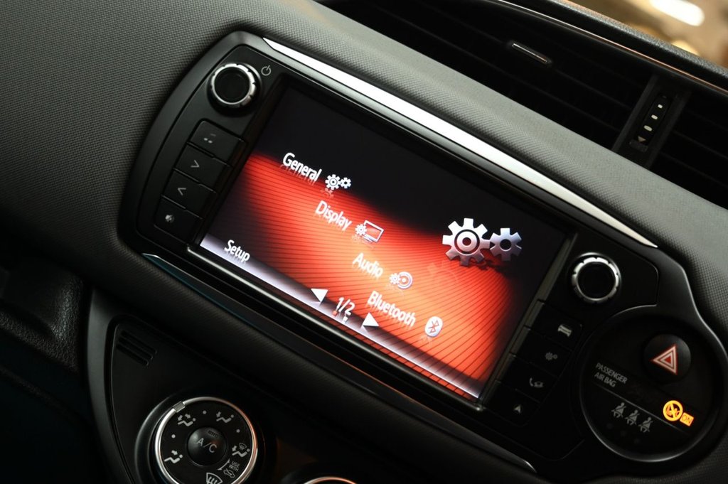 Used Toyota Yaris 2015 for sale - 77226610: Photo 22