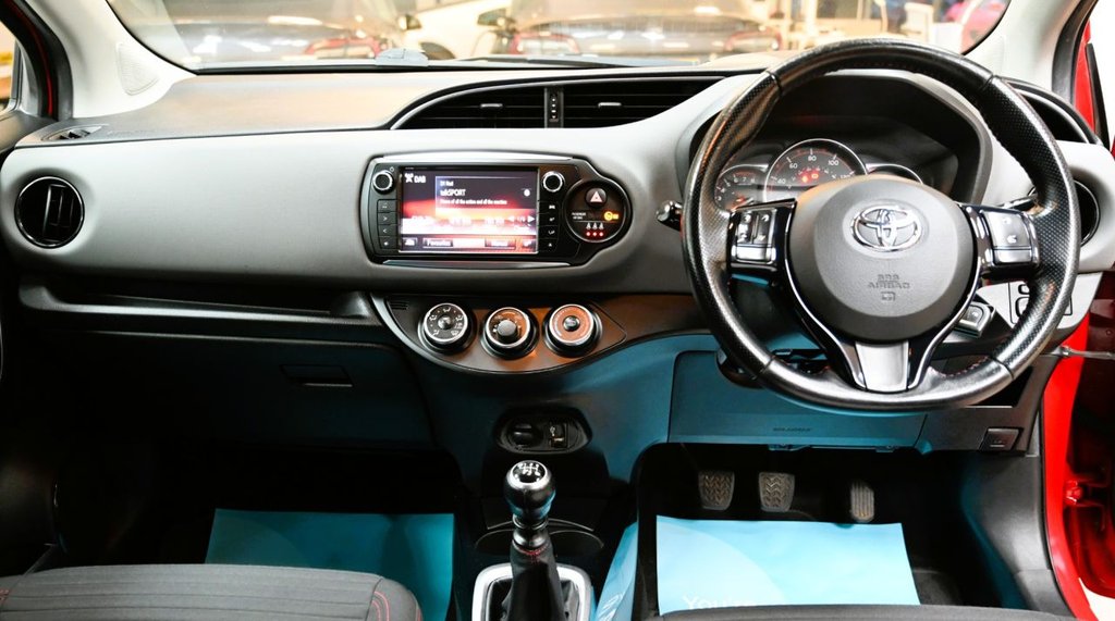 Used Toyota Yaris 2015 for sale - 77226610: Photo 3