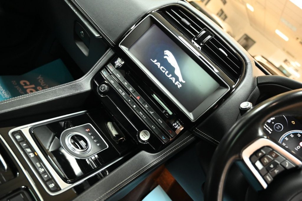 Used Jaguar F-Pace 2018 for sale - 77256077: Photo 28