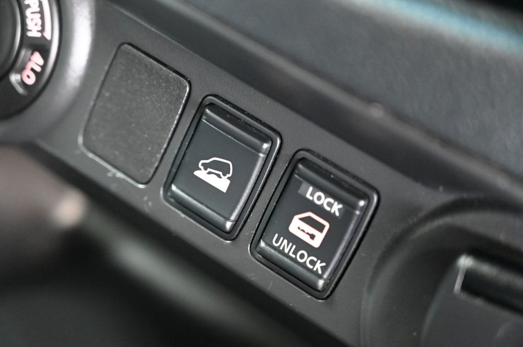 Used Nissan Navara 2017 for sale - 78149234: Photo 31