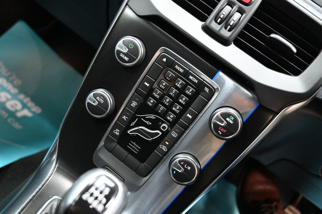 Used Volvo V40 2015 for sale - 76788075: Photo 14