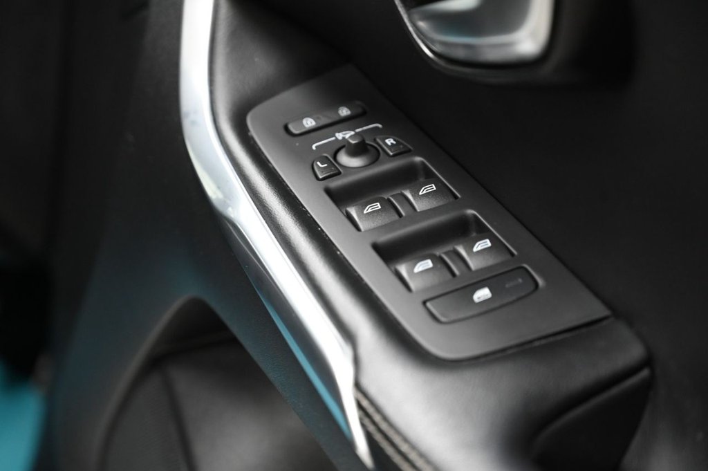 Used Volvo V40 2015 for sale - 76788075: Photo 17