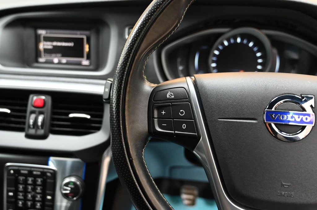 Used Volvo V40 2015 for sale - 76788075: Photo 20