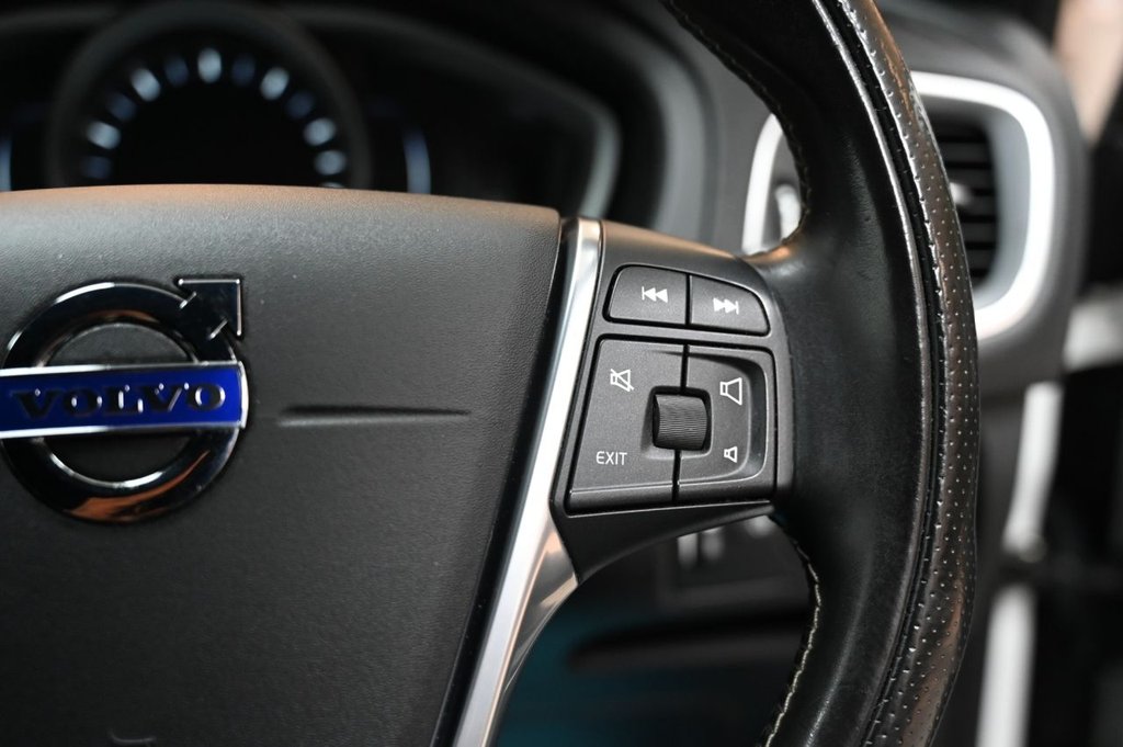 Used Volvo V40 2015 for sale - 76788075: Photo 21