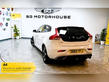 Used Volvo V40 2015 for sale - 76788075: Photo