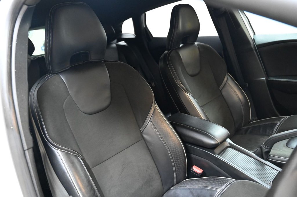 Used Volvo V40 2015 for sale - 76788075: Photo 4