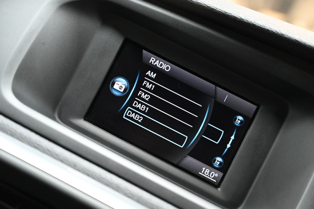 Used Volvo V40 2015 for sale - 76788075: Photo 5