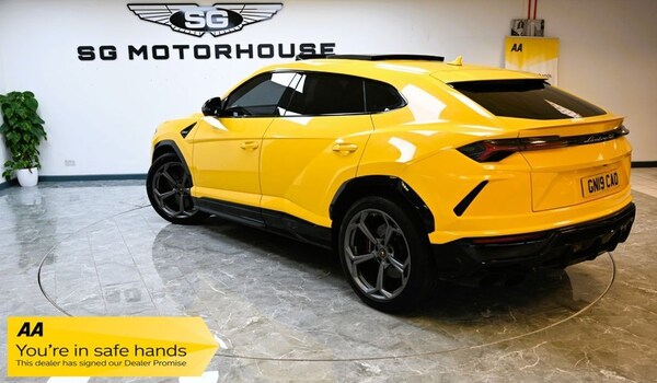 Used Lamborghini Urus 2019 for sale - 69055760: Photo 2