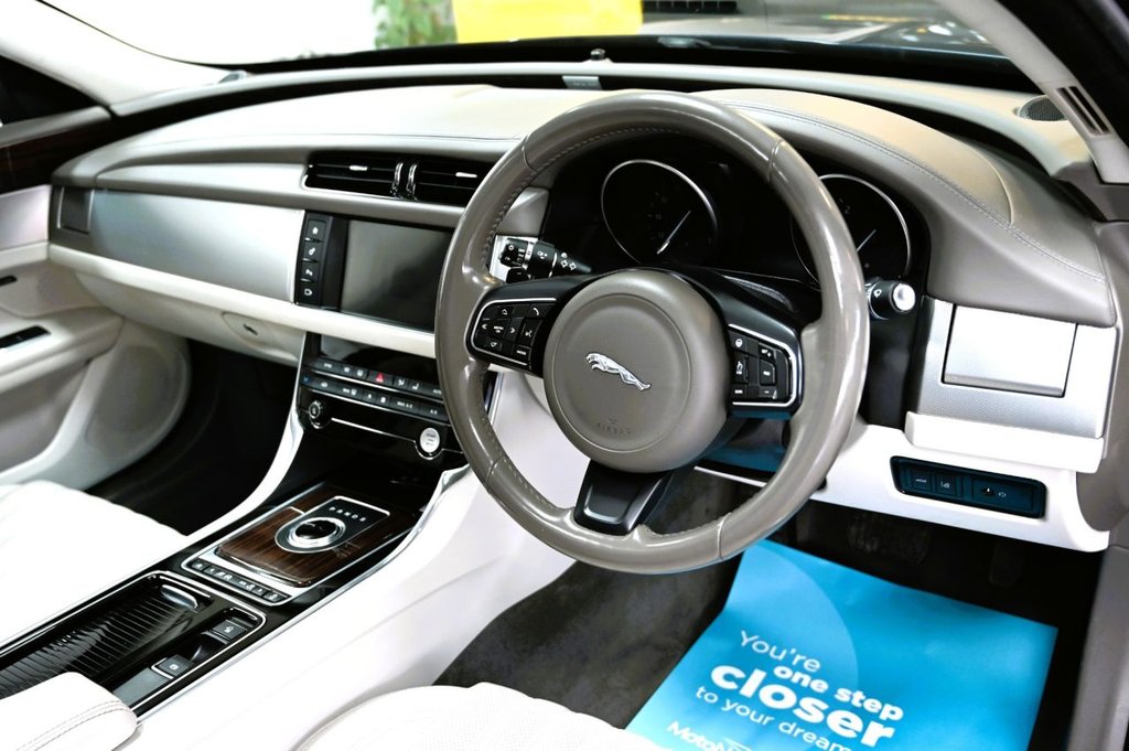 Used Jaguar XF 2017 for sale - 77680738: Photo 17