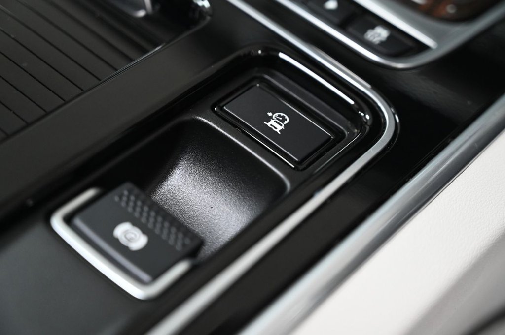 Used Jaguar XF 2017 for sale - 77680738: Photo 34