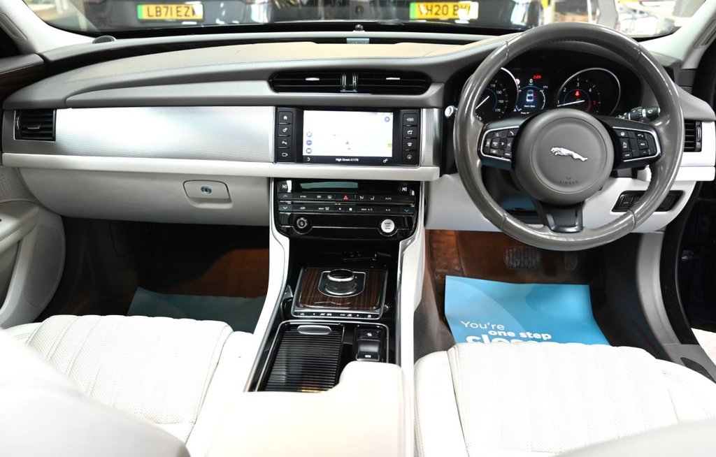 Used Jaguar XF 2017 for sale - 77680738: Photo 4