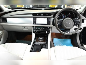 Used Jaguar XF 2017 for sale - 77680738: Photo