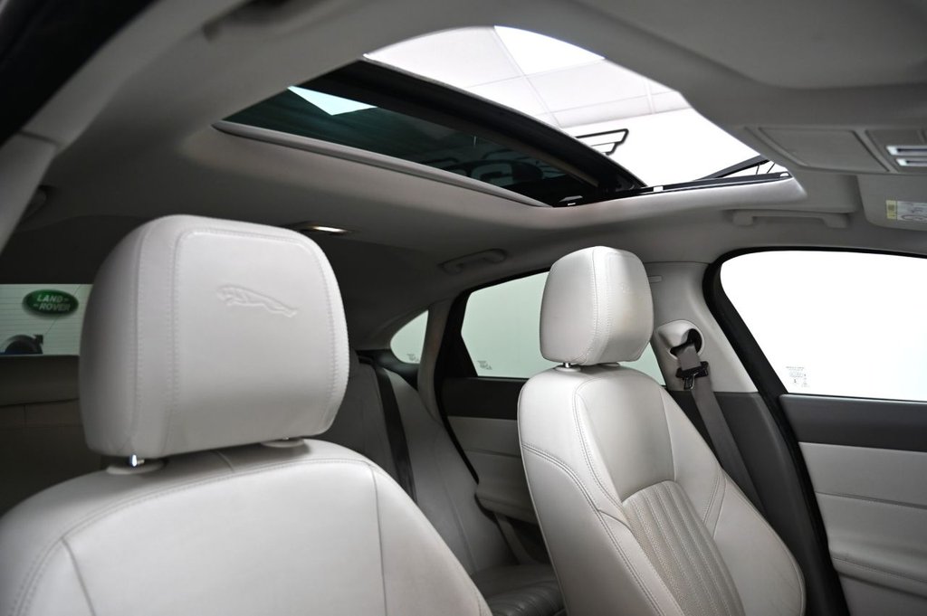 Used Jaguar XF 2017 for sale - 77680738: Photo 5