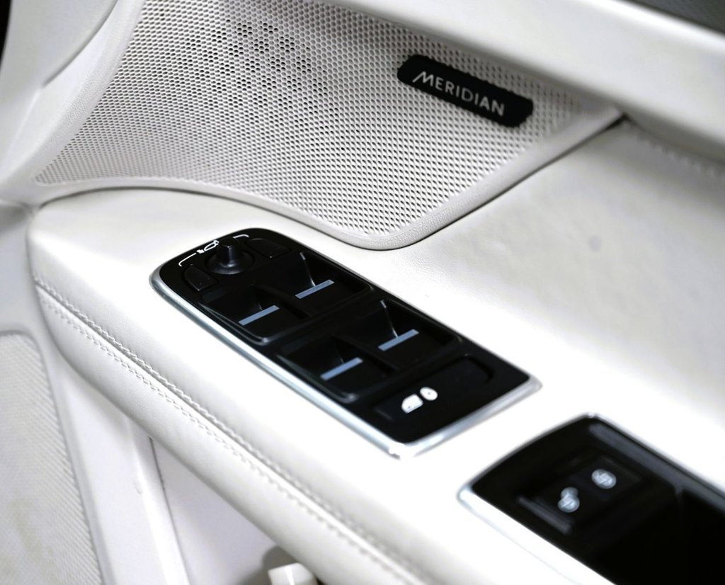 Used Jaguar XF 2017 for sale - 77680738: Photo 6