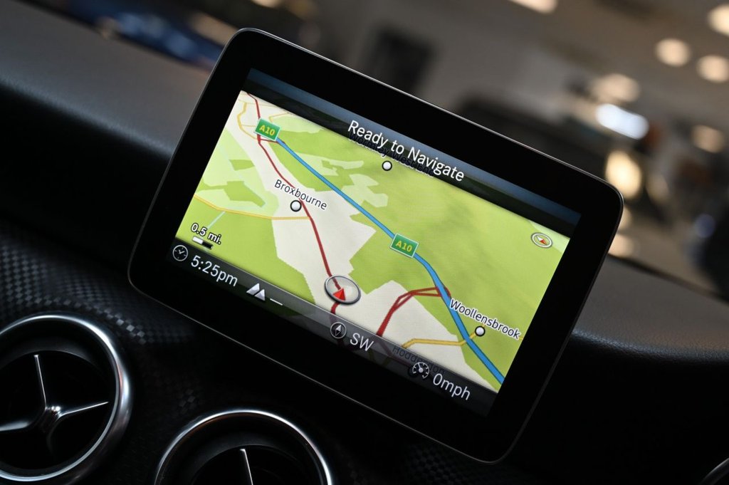 Used Mercedes-Benz A-Class 2018 for sale - 76999118: Photo 5