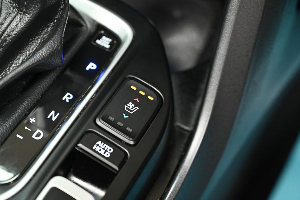 Used Hyundai Santa Fe 2018 for sale - 77885082: Photo 17