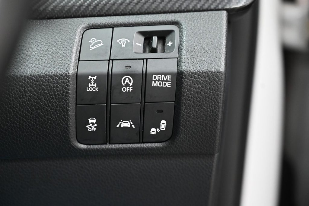 Used Hyundai Santa Fe 2018 for sale - 77885082: Photo 21