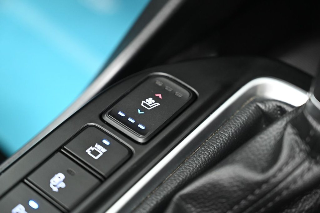 Used Hyundai Santa Fe 2018 for sale - 77885082: Photo 31