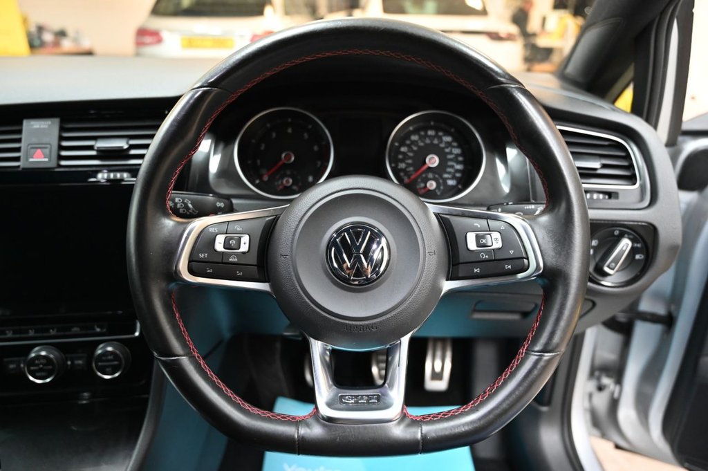 Used Volkswagen Golf 2015 for sale - 77249889: Photo 19