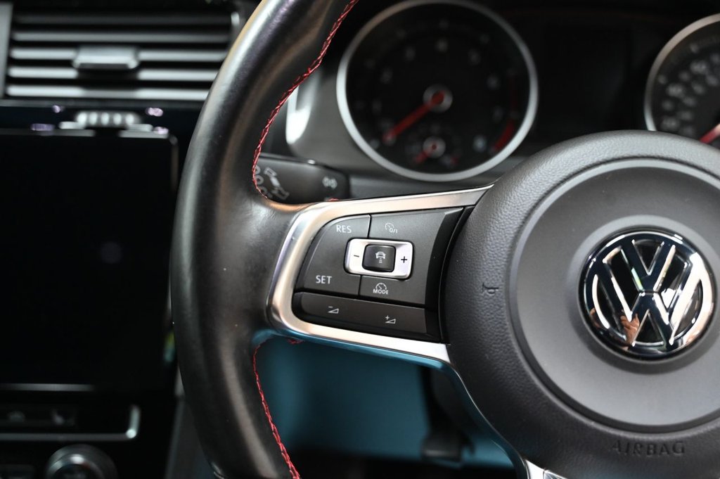 Used Volkswagen Golf 2015 for sale - 77249889: Photo 21