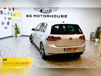 Used Volkswagen Golf 2015 for sale - 77249889: Photo