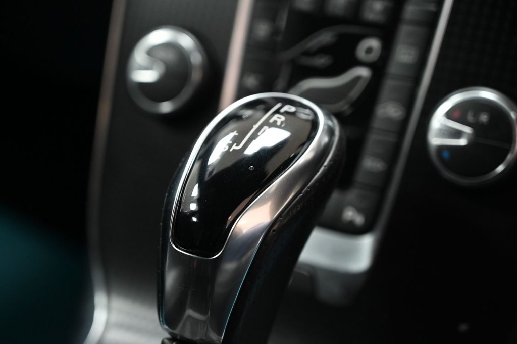 Used Volvo V40 2018 for sale - 76668165: Photo 14