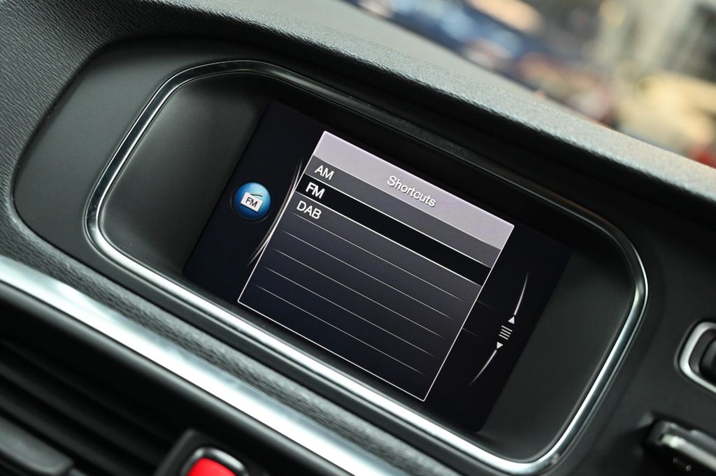 Used Volvo V40 2018 for sale - 76668165: Photo 24